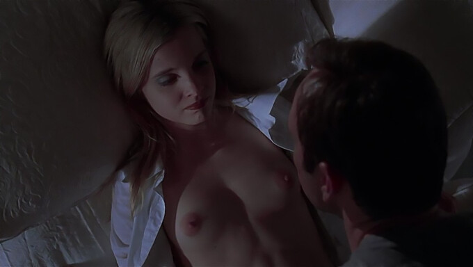 Mena Suvari Em 2005 No Filme American Beauty