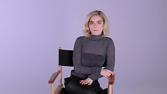 Sesi Masturbasi Solo Kiernan Shipka