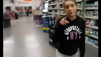 Walmart Javni Blowjob: Nagajiva Deklica Mi Sesa Kurac