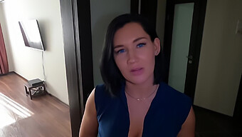 Tante Tiri Yang Sebenarnya Membagikan Keahlian Matematikanya Dalam Video Porno Milf Ini