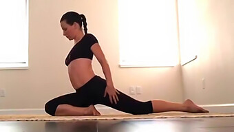 Η Milf Yoga Της Evangeline Lilly