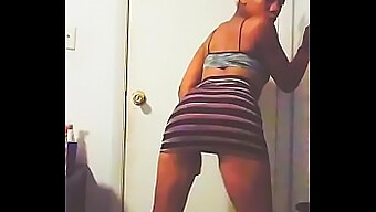 Ass Up Twerking In A Sexy Skirt