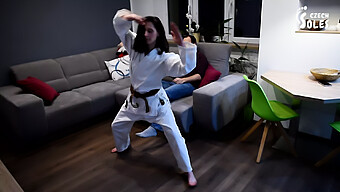 Sở Thích Chân Và Sự Thống Trị Trong Một Video Theo Chủ Đề Karate