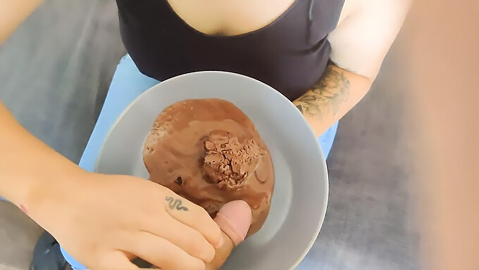 Love Food With A Penis? Enjoy Oral Pleasure With This Milf