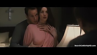 Sânii Mari Naturali Ai Lui Liv Tyler Sunt Expuși Complet În Acest Videoclip