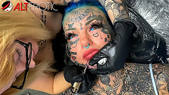 Una Fantastica Amatoriale Con Grandi Tette Riceve Un Nuovo Piercing