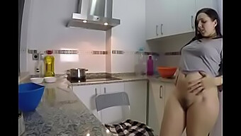 Cumshot In The Kitchen With Amateur Couple Jesus And Pamela Sanchez