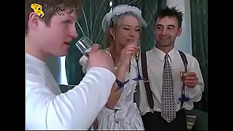 Russische Freunde Teilen Sich Einen Hochzeitstag Fetisch