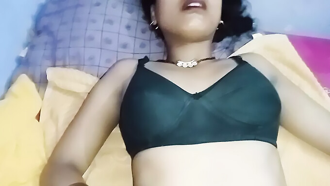 Sự Thỏa Mãn Miệng Và Blowjob Của Vợ Ấn Độ Trong Video Tự Làm