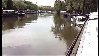 Die Bootsleute: Ein Tabu-Abenteuer Mit Einem Leidenschaftlichen Paar